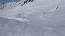 18 Depuis le col, vers le refuge et la cabane des douanes 18 Depuis le col, vers le refuge et la cabane des douanes